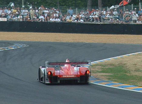 Team Essex Invest's Lister, den første racer på Le Mans med en ren dansk besætning, den blev kørt af John Nielsen, Casper Elgaard samt Jens Reno Møller.
(Foto: Claude Foubert / infoscourse-org)